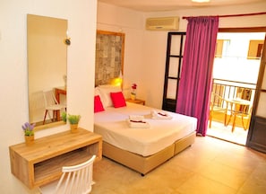 Studio, Pool View | In-room safe, desk, free WiFi, bed sheets - Cleopatra Apartments (Hersonissos)
