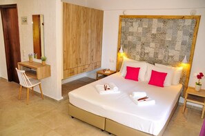 Coffres-forts dans les chambres, bureau, Wi-Fi gratuit, draps fournis