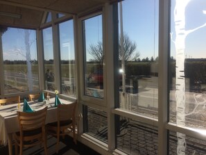 Lunch and dinner served  - Bork Kro (Hemmet)
