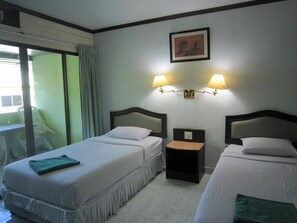Desk, free WiFi, bed sheets - PK Mansion (Krabi)