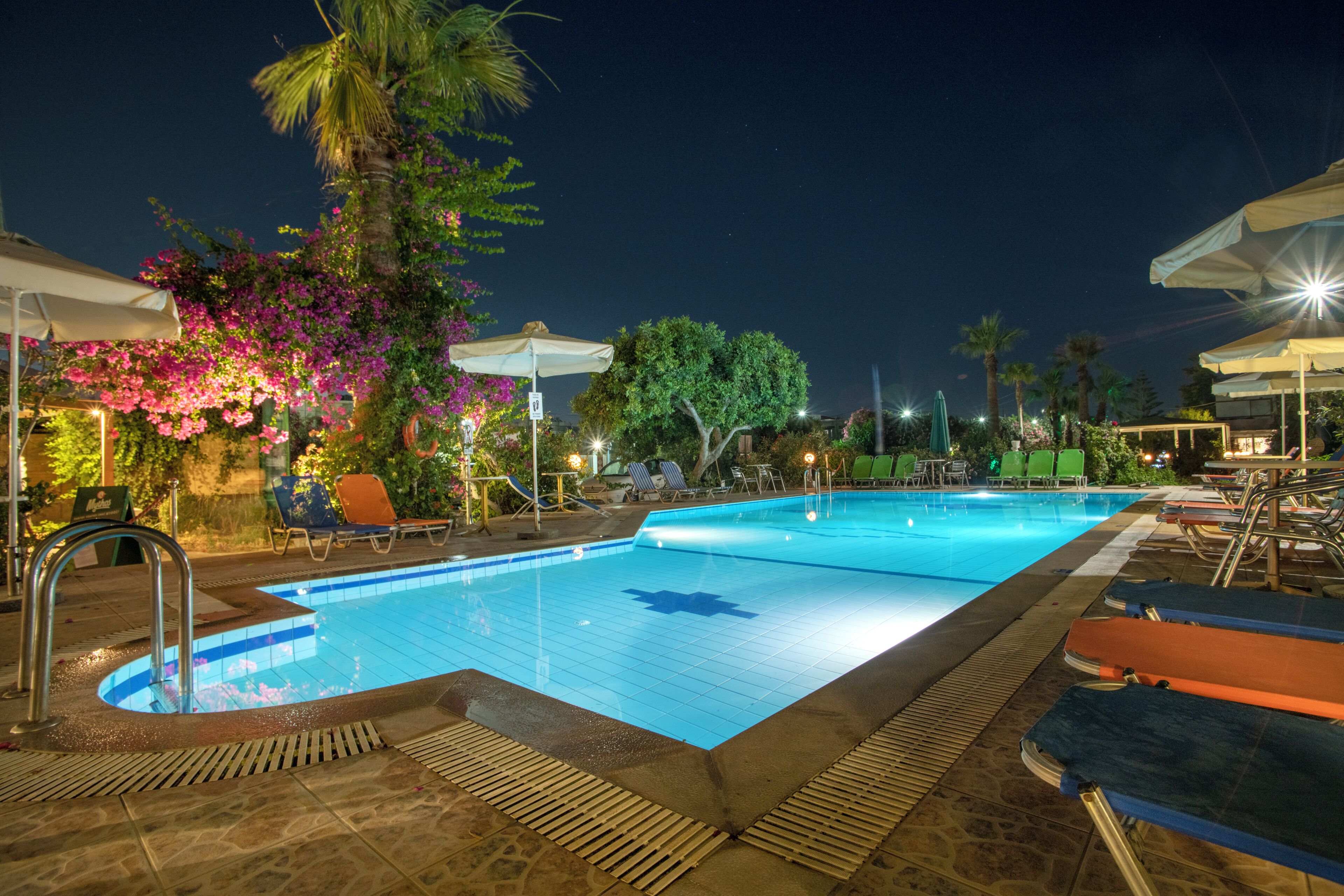 Seasonal outdoor pool, pool umbrellas