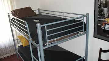 Economy-Zweibettzimmer | Individuell dekoriert, individuell eingerichtet, kostenloses WLAN