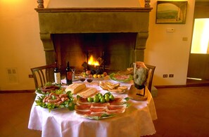 Dining - Fattoria di Belvedere (Poppi)