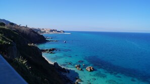 Family Double or Twin Room, Kitchenette, Sea View | In-room safe, desk, soundproofing, cribs/infant beds - Poggio di Tropea (Parghelia)