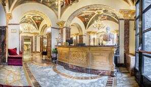 Reception - Des Epoques Hotel (Rome)