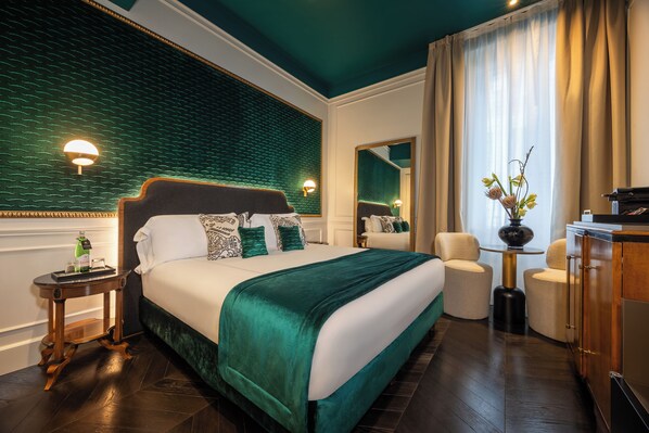 Executive Double Room | Premium bedding, minibar, in-room safe, blackout drapes - HT6 Boutique Hotel (Rome)