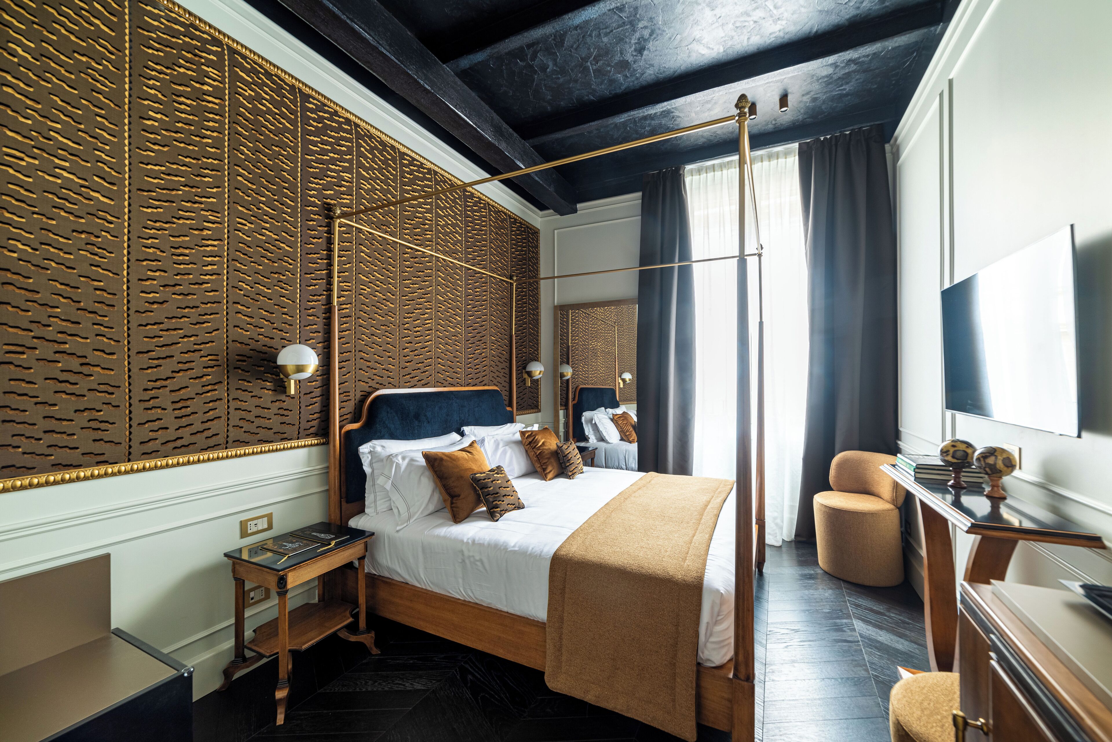 executive double room | premium bedding, minibar, in-room safe, blackout curtains