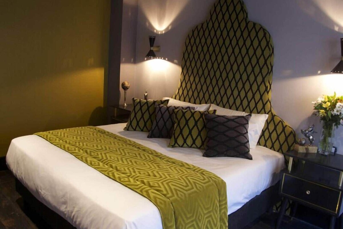 Premium bedding, minibar, in-room safe, blackout drapes