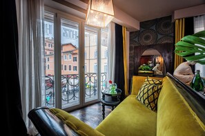Suite, City View | Premium bedding, minibar, in-room safe, blackout drapes - HT6 Boutique Hotel (Rome)