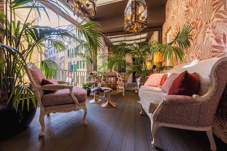 Terraza o patio. HT6 Boutique Hotel