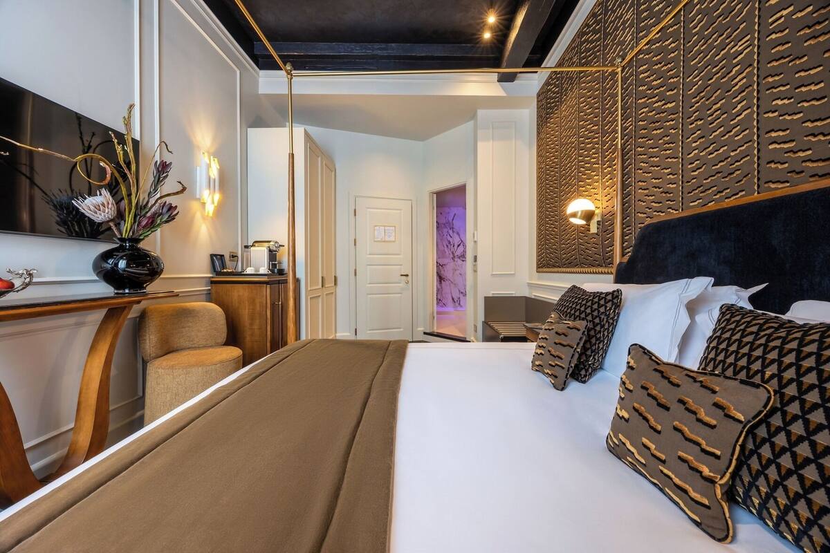 Premium bedding, minibar, in-room safe, blackout drapes