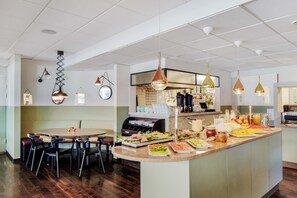 Free daily buffet breakfast  - Hotel Point (Stockholm)