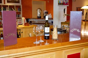 Bar (on property) - Alpine Classic Hotel (Leysin)