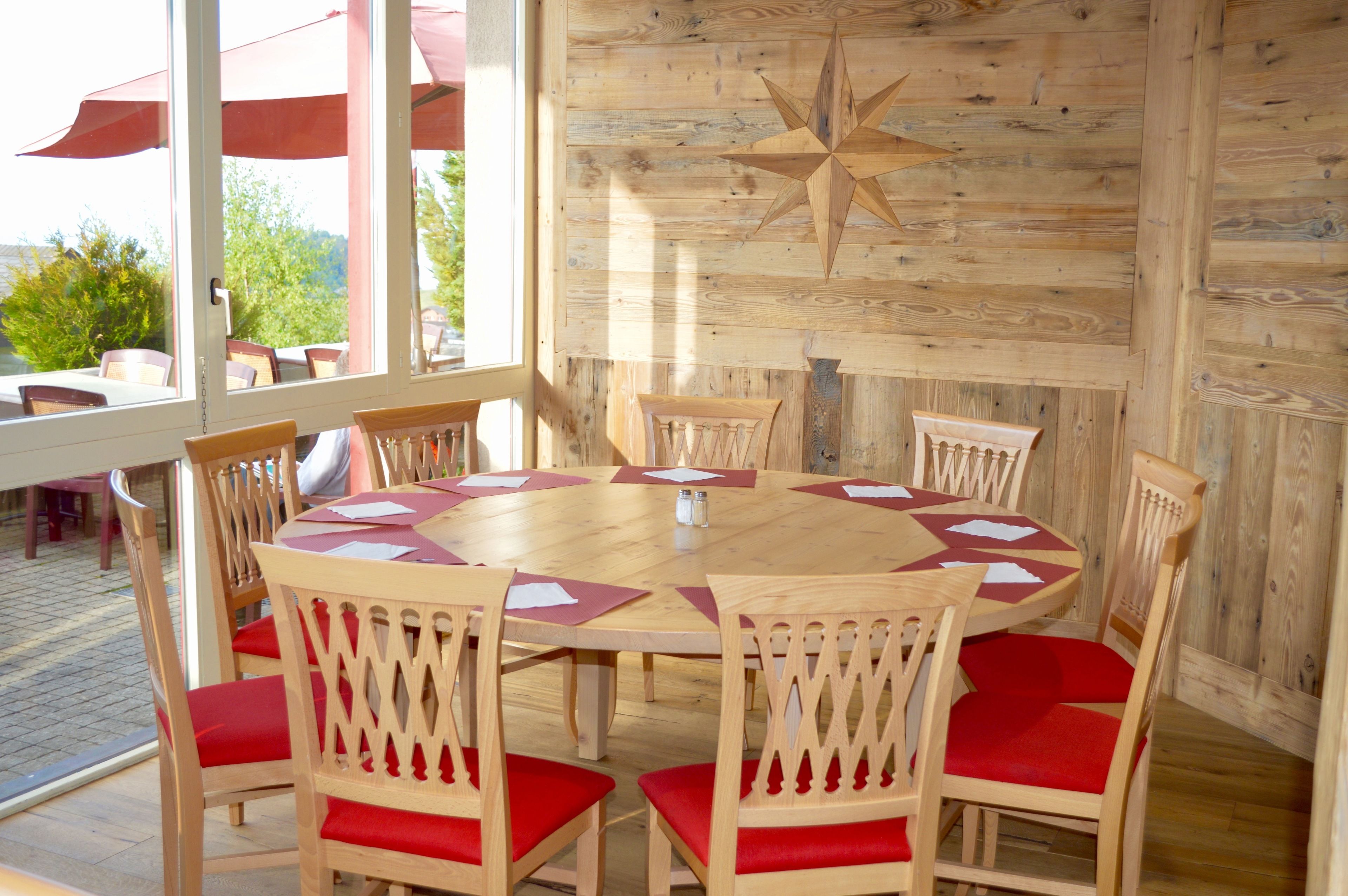 lunch and dinner served, regional cuisine