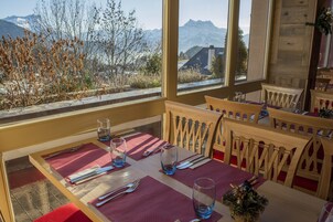 Lunch and dinner served, Regional cuisine