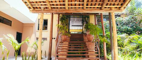 Breakfast, lunch, dinner served; local cuisine