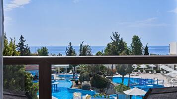 Indoor pool, 4 outdoor pools, pool umbrellas, sun loungers