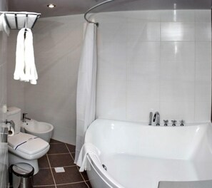 Free toiletries, hair dryer, towels - Premier Hotel Shafran (Sumy)