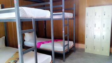 Quadruple Room (Female) | In-room safe, WiFi (free)