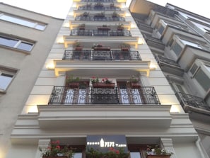 Front of property - Rooms Inn Taxim (Istanbul)
