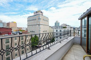Superior Double Room | Terrace/patio - Rooms Inn Taxim (Istanbul)
