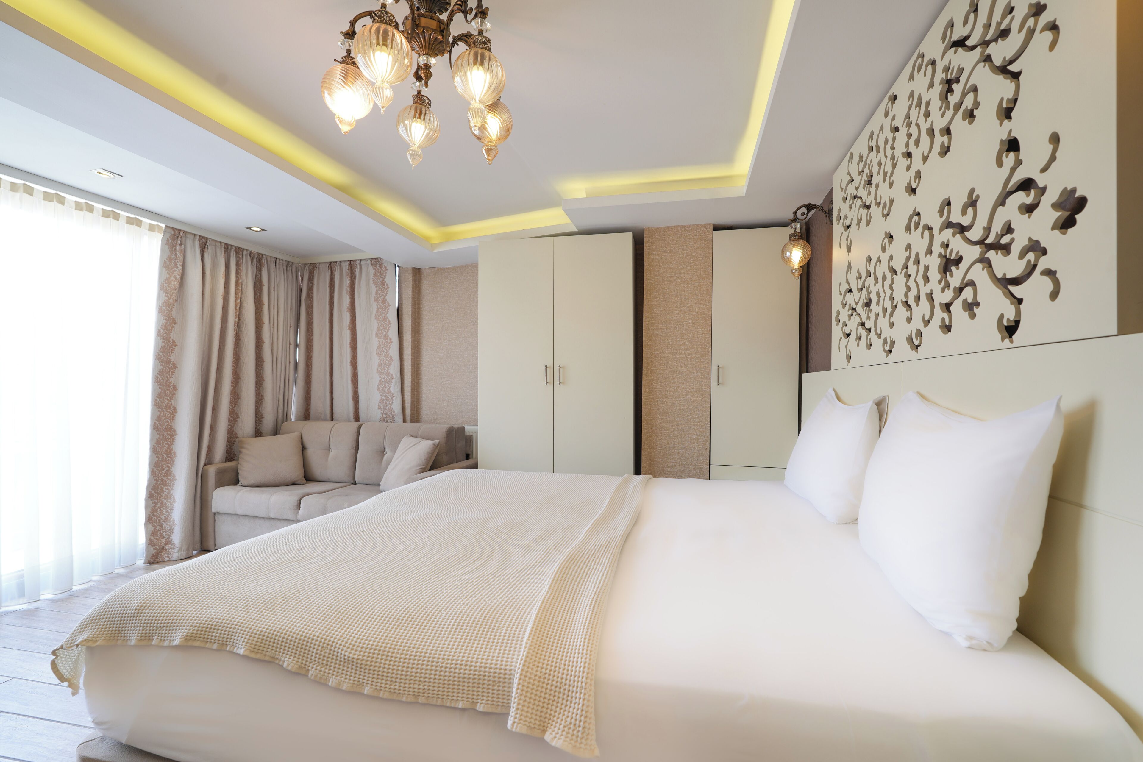 Superior Double Room | Minibar, in-room safe, desk, soundproofing