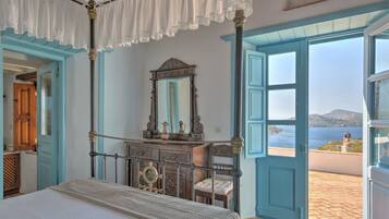 Vila, 2 quartos, piscina particular | Roupas de cama premium, cofres nos quartos, individualmente decorados