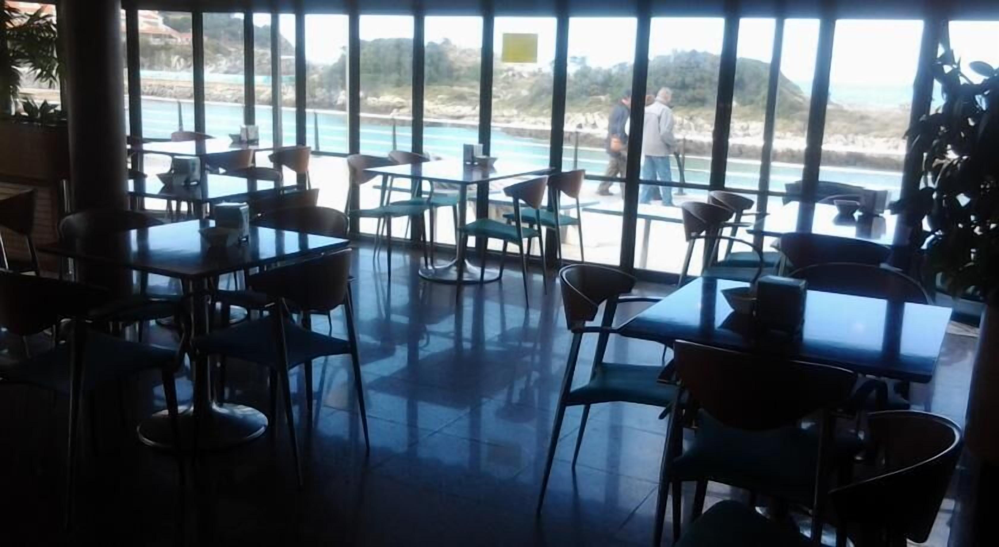 breakfast, lunch, dinner served; regional cuisine, sea views