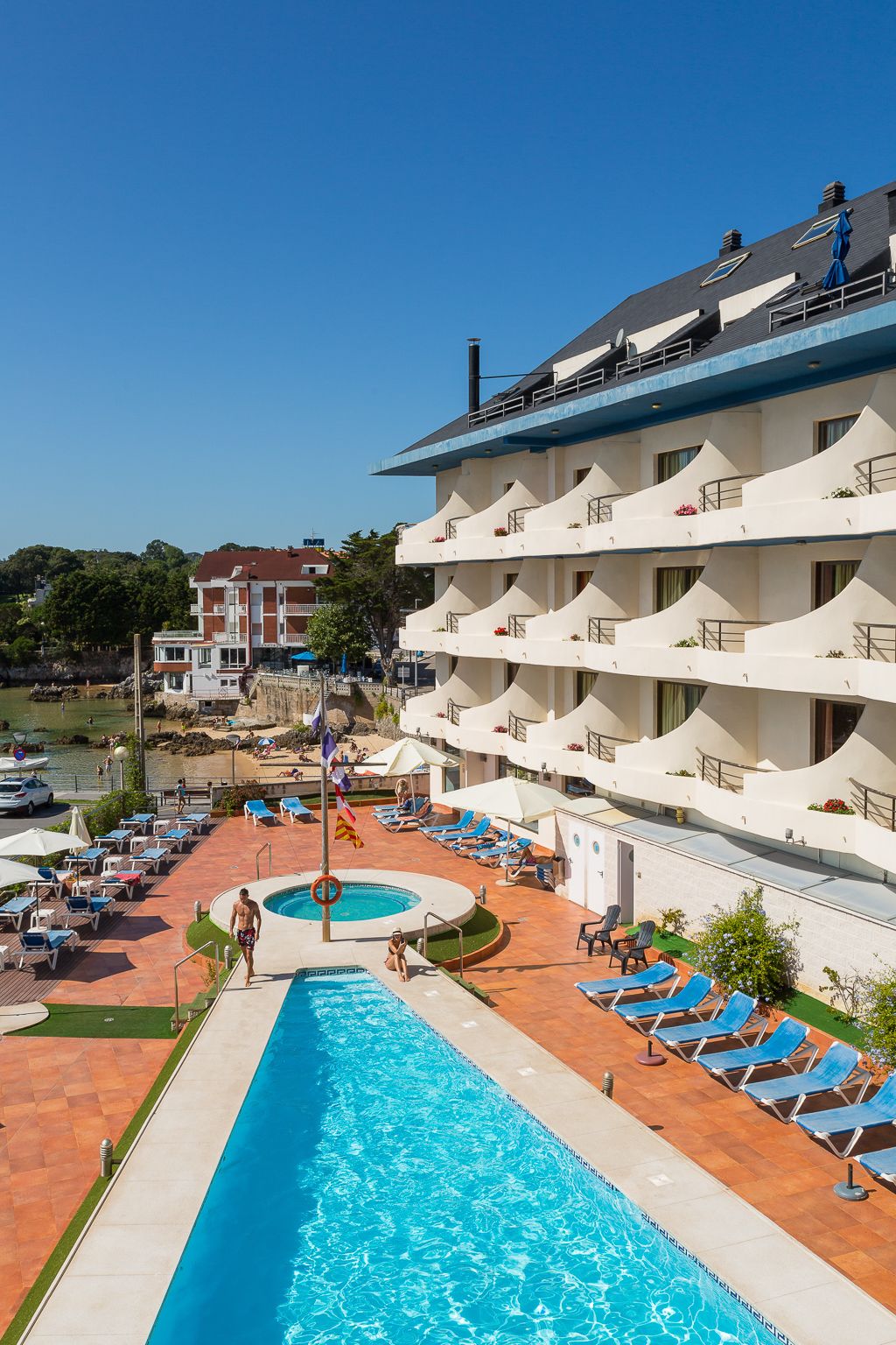 Außenpool, Liegestühle