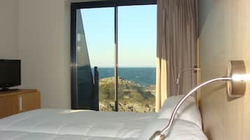 Double Room, Sea View | In-room safe, desk, cots/infant beds, free WiFi
