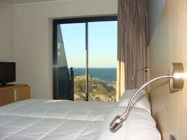 Caja de seguridad en la habitación, escritorio, cunas y wifi gratis 