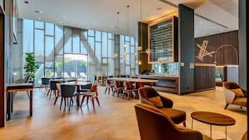 Breakfast, lunch, dinner served; Mediterranean cuisine