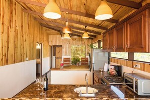 Villa Laurel | Private kitchen | Full-size fridge, microwave, stovetop, coffee/tea maker - Santa Juana Lodge and Nature Reserve (Naranjito)