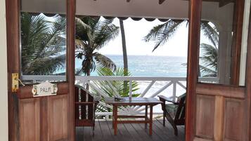 Chambre Double Romantique, 1 grand lit, balcon, en front de plage | Vue de la chambre