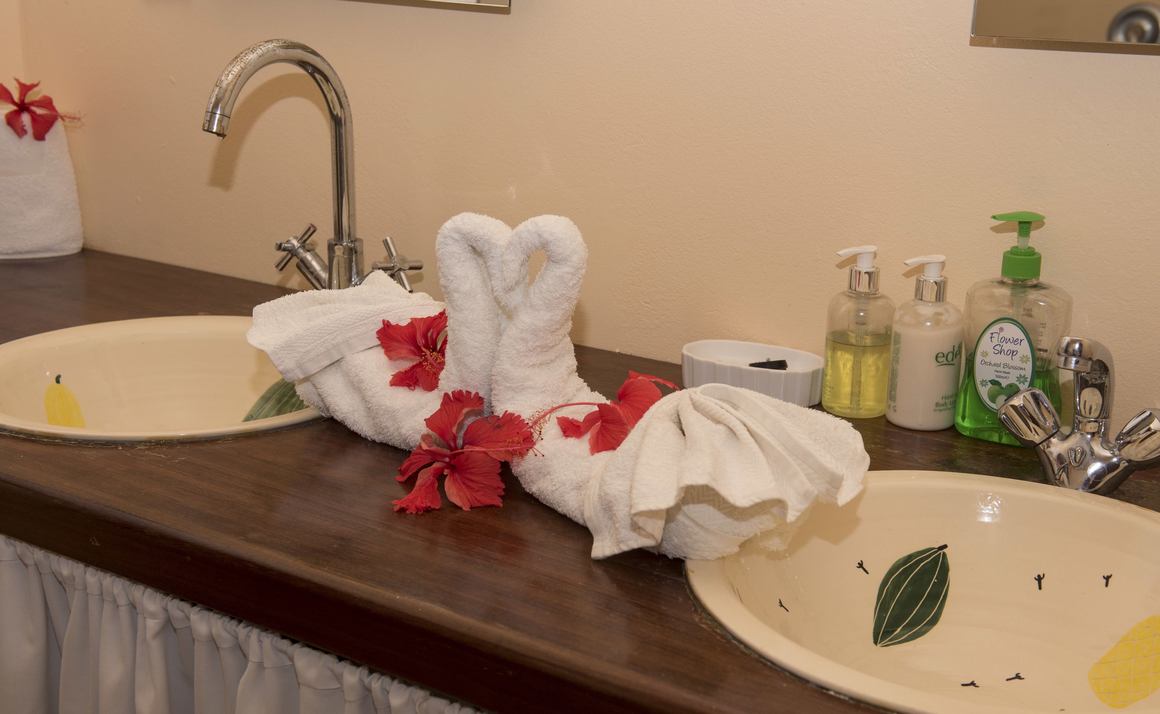 honeymoon double room, 1 king bed, terrace, beach view (grenadine) | bathroom | shower, free toiletries, hair dryer, towels