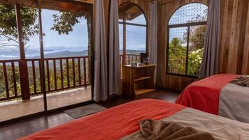 Standard Quadruple Room | Individually decorated, individually furnished, bed sheets