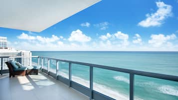 Apartamento luxo, 1 quarto, de frente para o oceano | Vista para praia/oceano