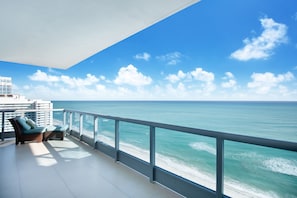 Deluxe Apartment, 1 Bedroom, Oceanfront | Beach/ocean view