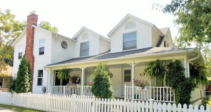 Finlay House Bed and Breakfast Niagara - on - the - Lake