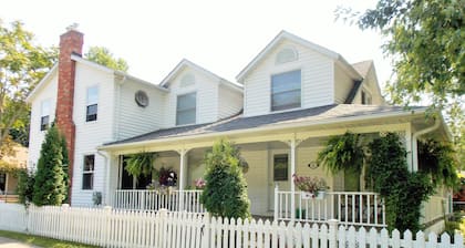  Finlay House Bed and Breakfast Niagara - on - the - Lake