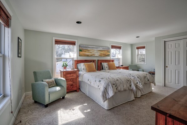 Classic Room (Bernard Shaw) | Premium bedding, rollaway beds, free WiFi, bed sheets