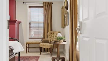 Classic Room (Oscar Wilde) | Premium bedding, rollaway beds, free WiFi, bed sheets