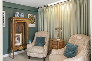 Comfort Room (William Shakespeare) | Premium bedding, rollaway beds, free WiFi, bed sheets