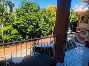 Standard Quadruple Room | Free WiFi, bed sheets - Hotel Castle Maria (Road Town)