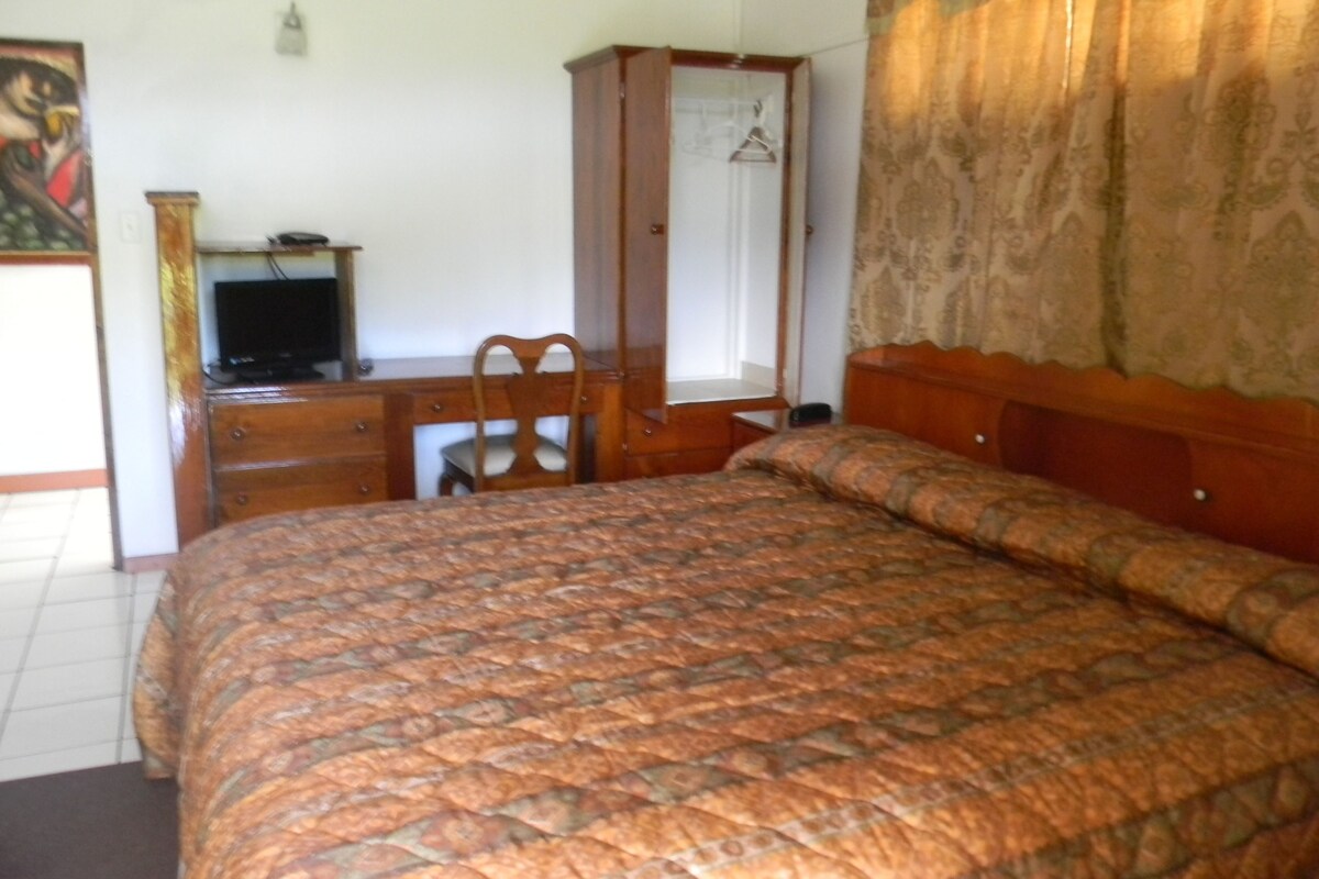 Standard Single Room | Free WiFi, bed sheets