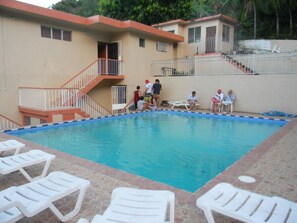 Outdoor pool - Hotel Castle Maria (Road Town)