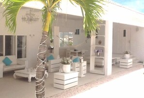 7 Bedroom Villa | Terrace/patio - Champartments Villa & Apartments Cristal (Jan Thiel)