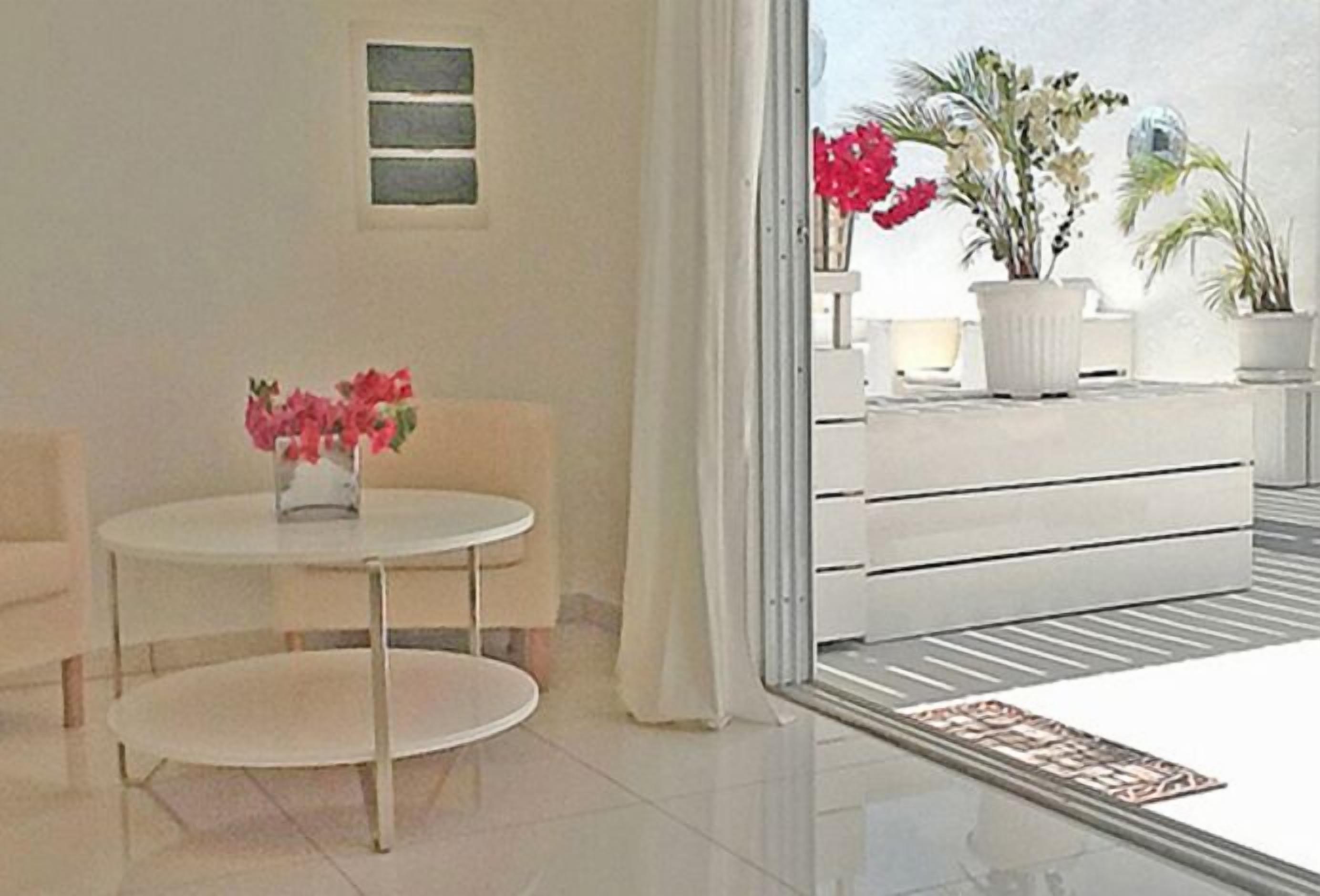 Economy Double Room | Living area