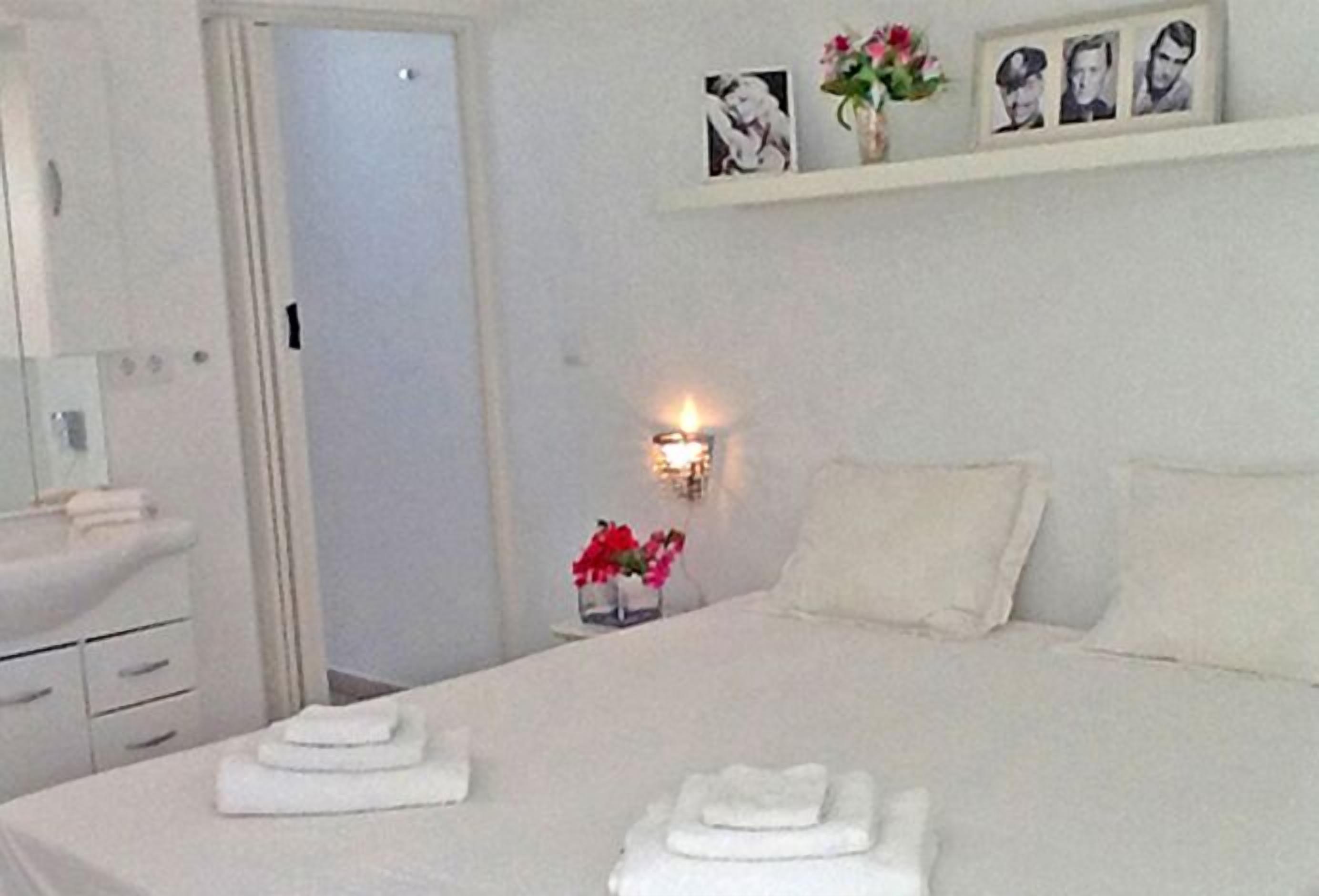 Economy Double Room | 7 bedrooms, in-room safe, free WiFi