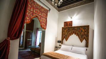 Ropa de cama de alta calidad, colchones viscoelásticos, minibar